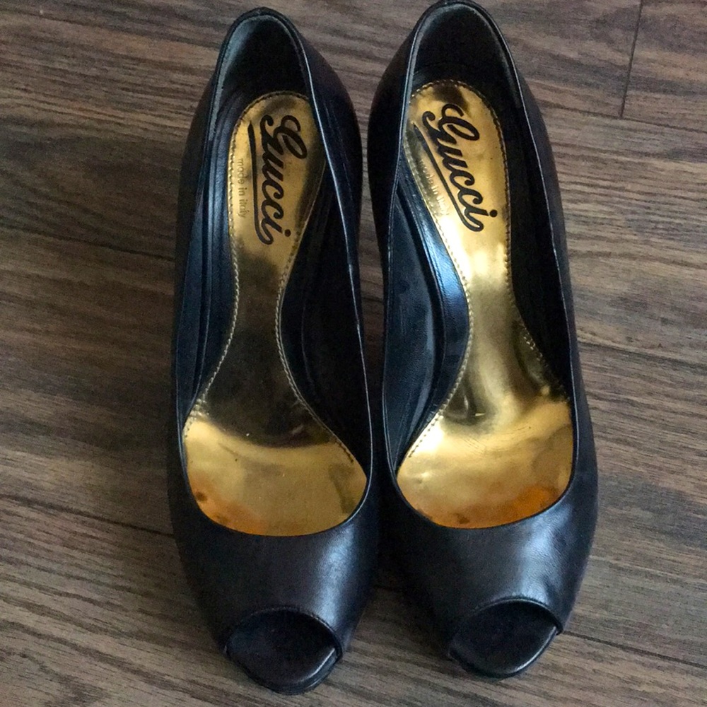 Gucci black leather peep-toe platform heels